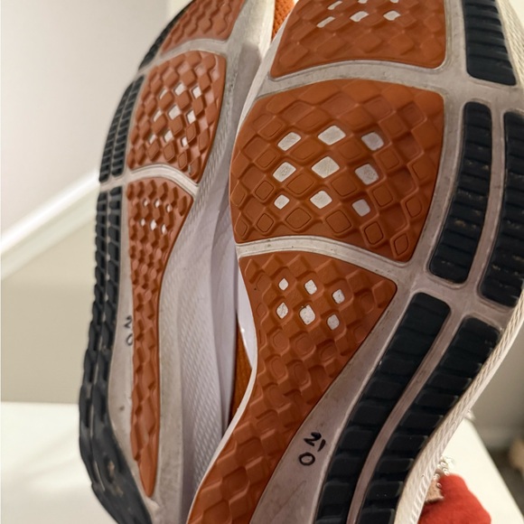 Nike Air Zoom Pegasus 40 Texas Longhorns Shoes Mens Desert Orange Sz10 - Picture 3 of 7